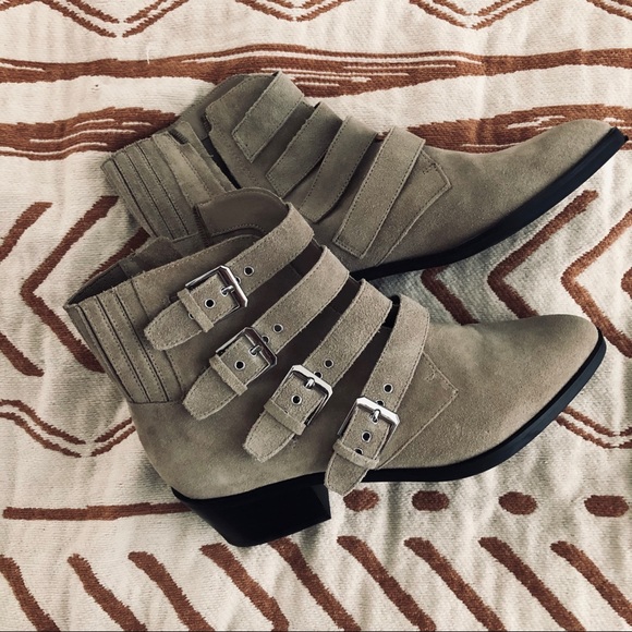 Dolce Vita Shoes - Tan suede buckle boots